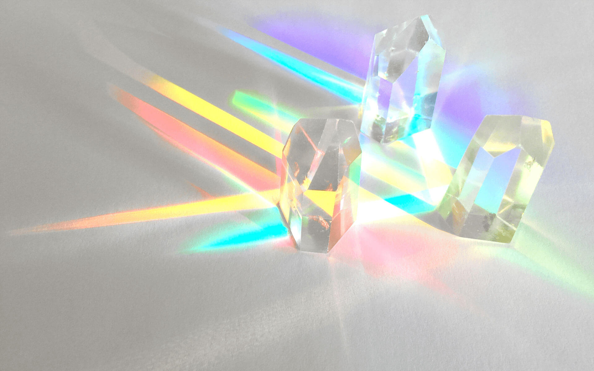 Crystals acting as light prisms